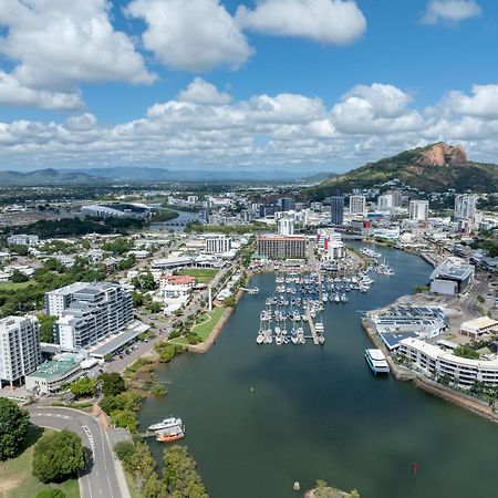 Oaks Townsville Metropole Hotel Εξωτερικό φωτογραφία