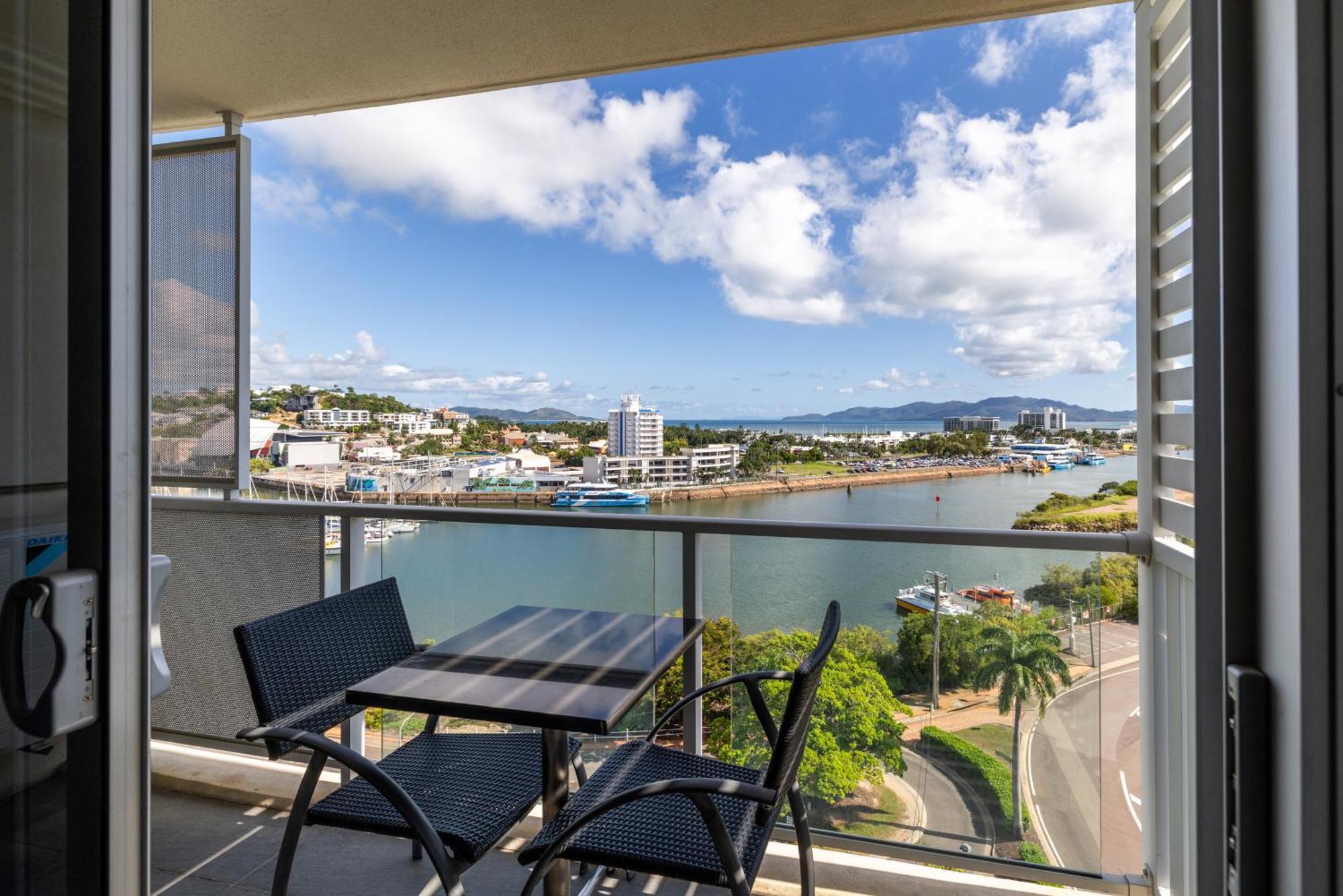 Oaks Townsville Metropole Hotel Εξωτερικό φωτογραφία