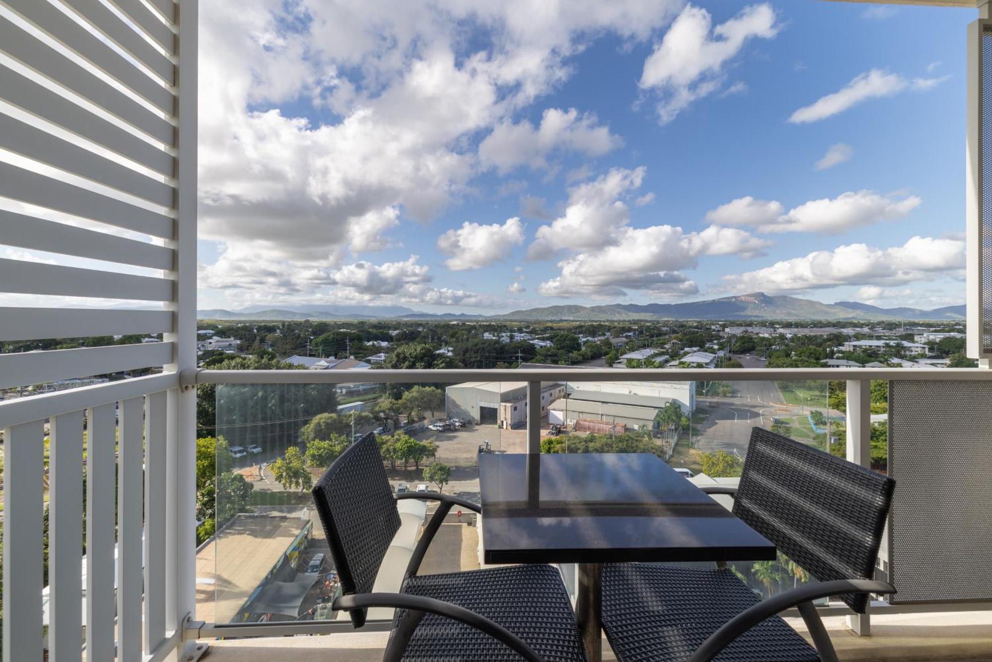 Oaks Townsville Metropole Hotel Εξωτερικό φωτογραφία